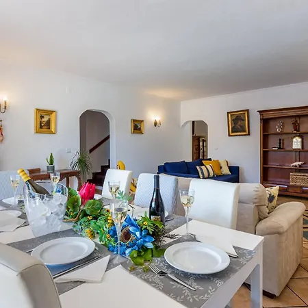 Sesmarias Villa